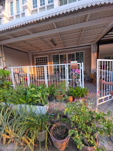 🎯โกลเด้นทาวน์ลาดพร้าวเกษตรนวมินทร์ ว่างแล้วค่ะ ตกแต่งพร้อมอยู่ เฟอร์ครบ นัดดูก่อนได้จ้าา