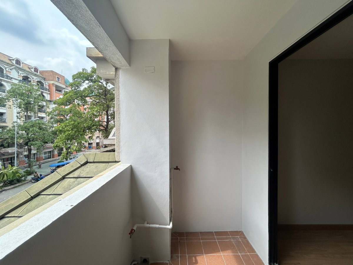 รูป AT 1011 : ฌ็องเซลิเซ่ ใกล้เซ็นทรัล แจ้งวัฒนะ - รูปที่ 8/9