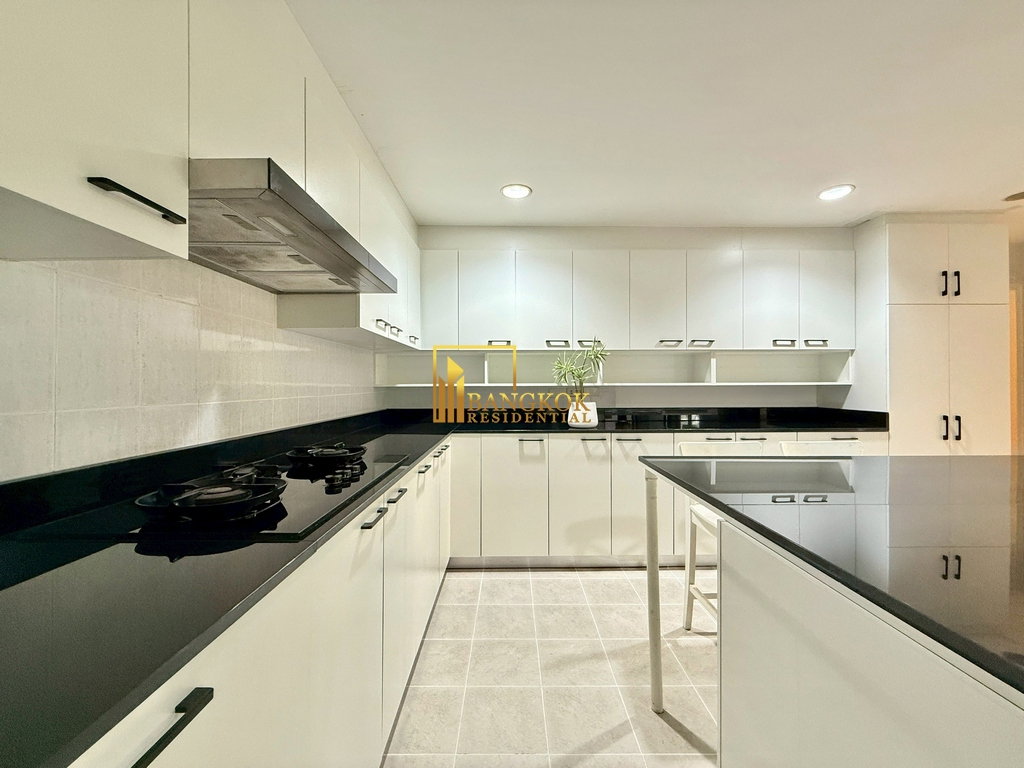 รูป Elegant 4 Bedroom Penthouse Apartment in Phrom Phong - BR20104AP - รูปที่ 18/61