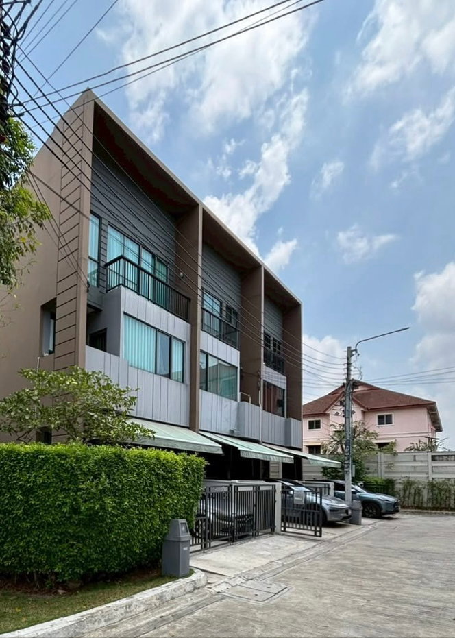 รูป เช่าทาวน์โฮม3ชั้นบ้านกลางเมือง-ราชพฤกษ์ - รูปที่ 1/12