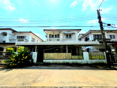 บ้านเดี่ยว โรงเรียนนานาชาติร่วมฤดี วิทยาเขตอนุบาล : ขายบ้านเดี่ยวราคาคุ้มค่า! หมู่บ้านบุณฑริก วัชรพล-สุขาภิบาล 5 พื้นที่กว้าง 240 ตร.ม. ทิศตะวันออกอยู่สบาย เพียง 4 ล้านบาท