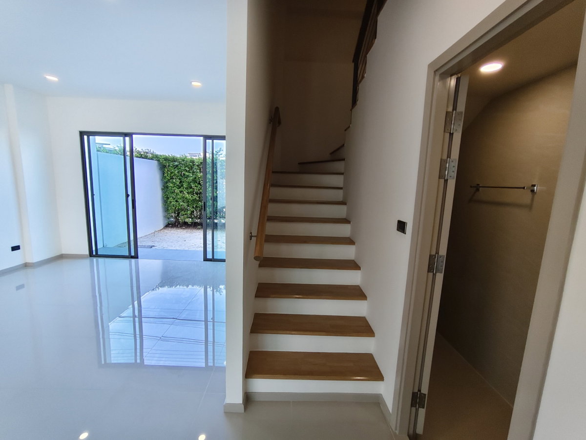 รูป [ขาย] SHO PHATTHANAKARN 32 ทาวน์โฮม ขนาด 4.5 ชั้น (Unit no: 68) - รูปที่ 52/67