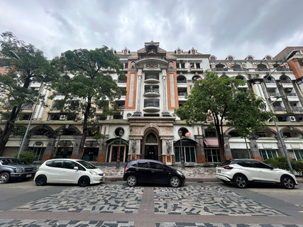 AT 1011 : ฌ็องเซลิเซ่ ใกล้เซ็นทรัล แจ้งวัฒนะ