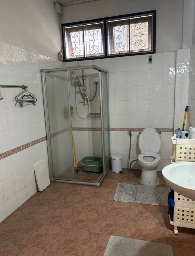 รูป ขายบ้านพร้อมที่ดิน สวนขนาดใหญ่ 241 ตรว ในซอย ลาดพร้าว126 - รูปที่ 6/10