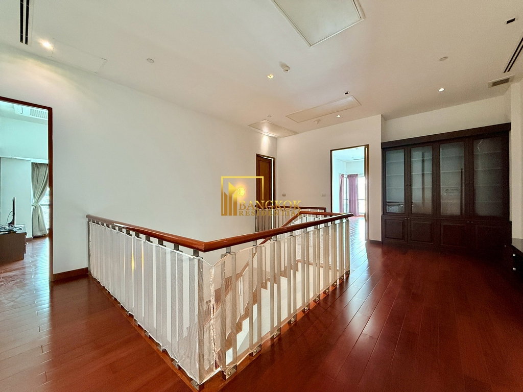 รูป Le Raffine 39 | Remarkable 3 Bedroom Duplex Condo With Pool - BR18307CD - รูปที่ 19/52