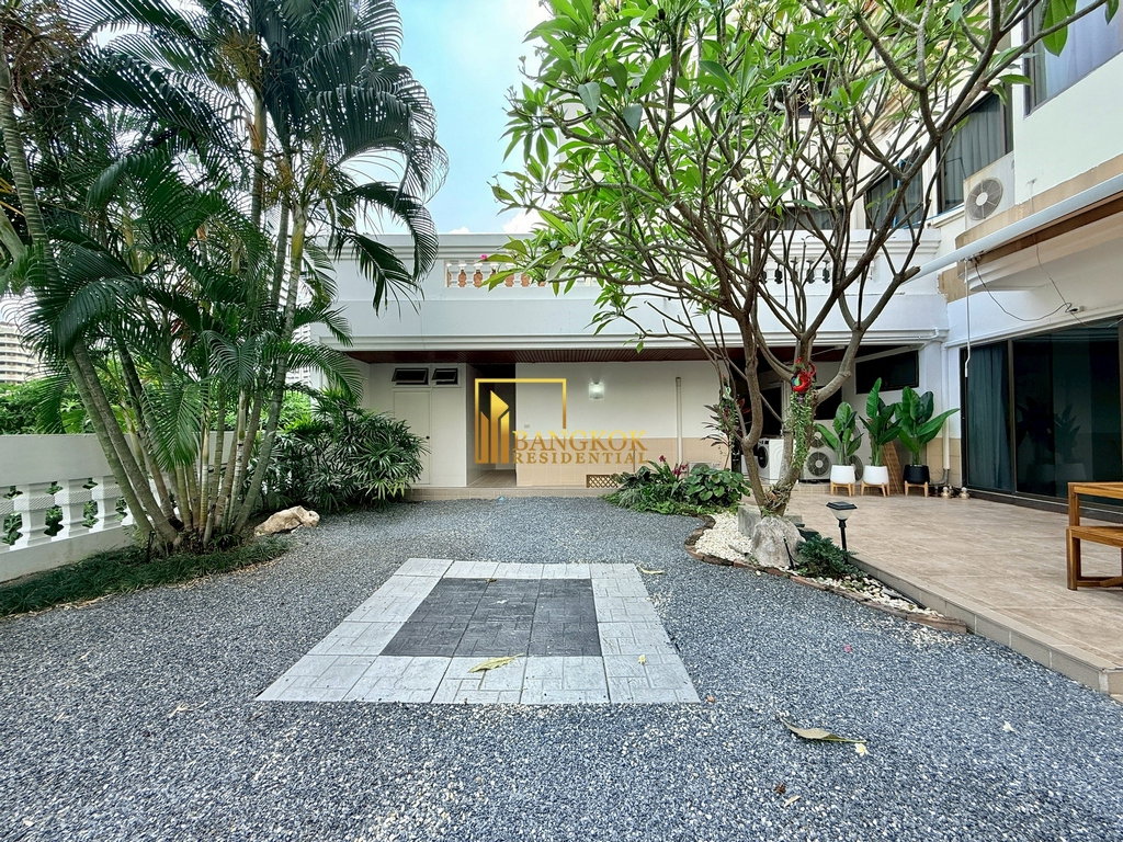 รูป Elegant 4 Bedroom Penthouse Apartment in Phrom Phong - BR20104AP - รูปที่ 15/61