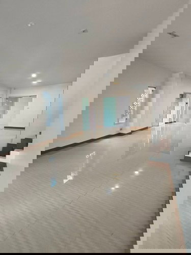 รูป ให้เช่า ทาวน์โฮม 3 ชั้น 3 ห้องนอน ขนาด 36.7 ตรว หมู่บ้านแกรนด์วิลล์ เออร์บานิสท์ เอ็กซ์คลูซีฟ - Grandville Urbanist ลาดพร้าว 101  - รูปที่ 2/24