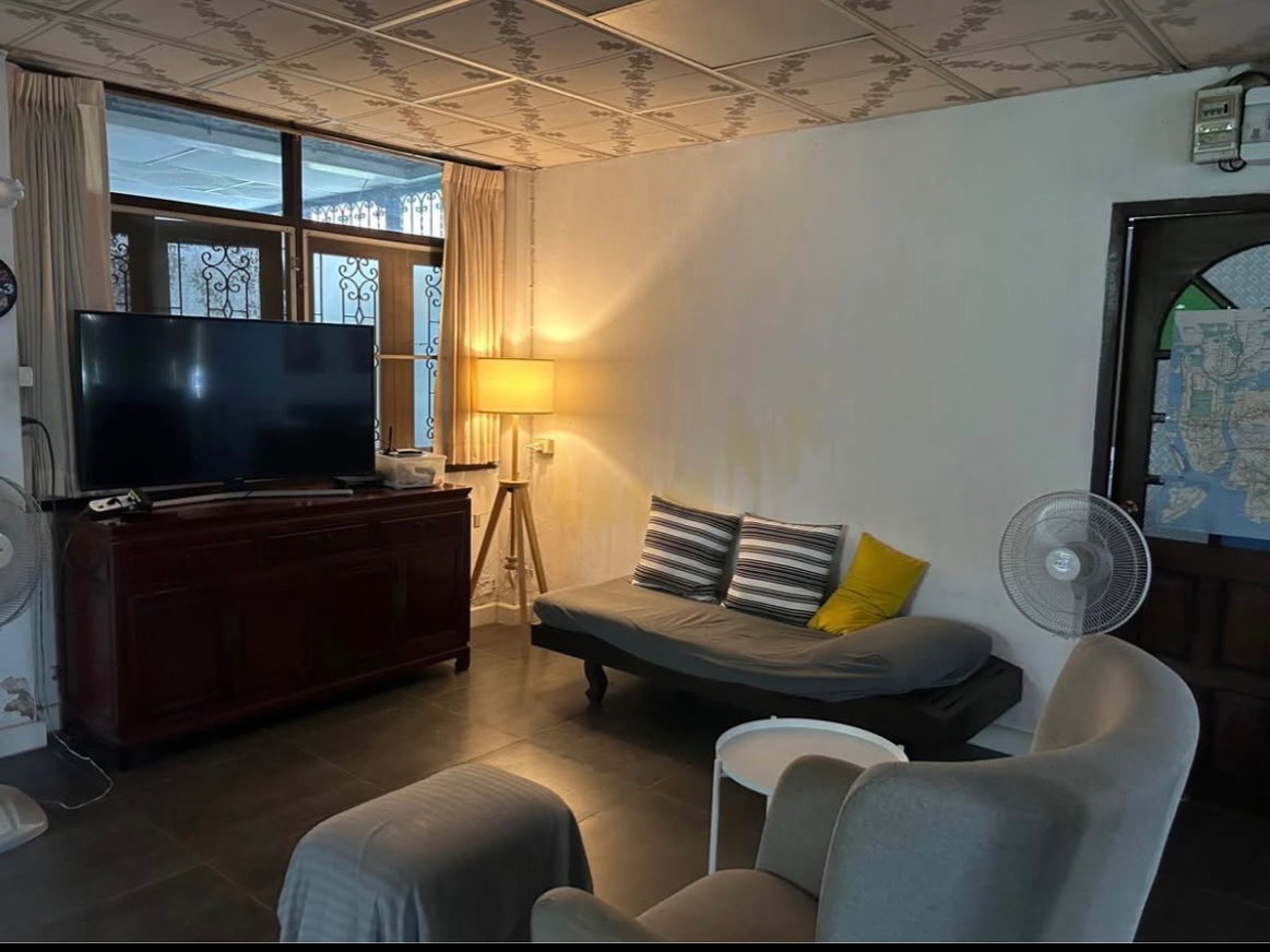 รูป ขายบ้านพร้อมที่ดิน สวนขนาดใหญ่ 241 ตรว ในซอย ลาดพร้าว126 - รูปที่ 4/10