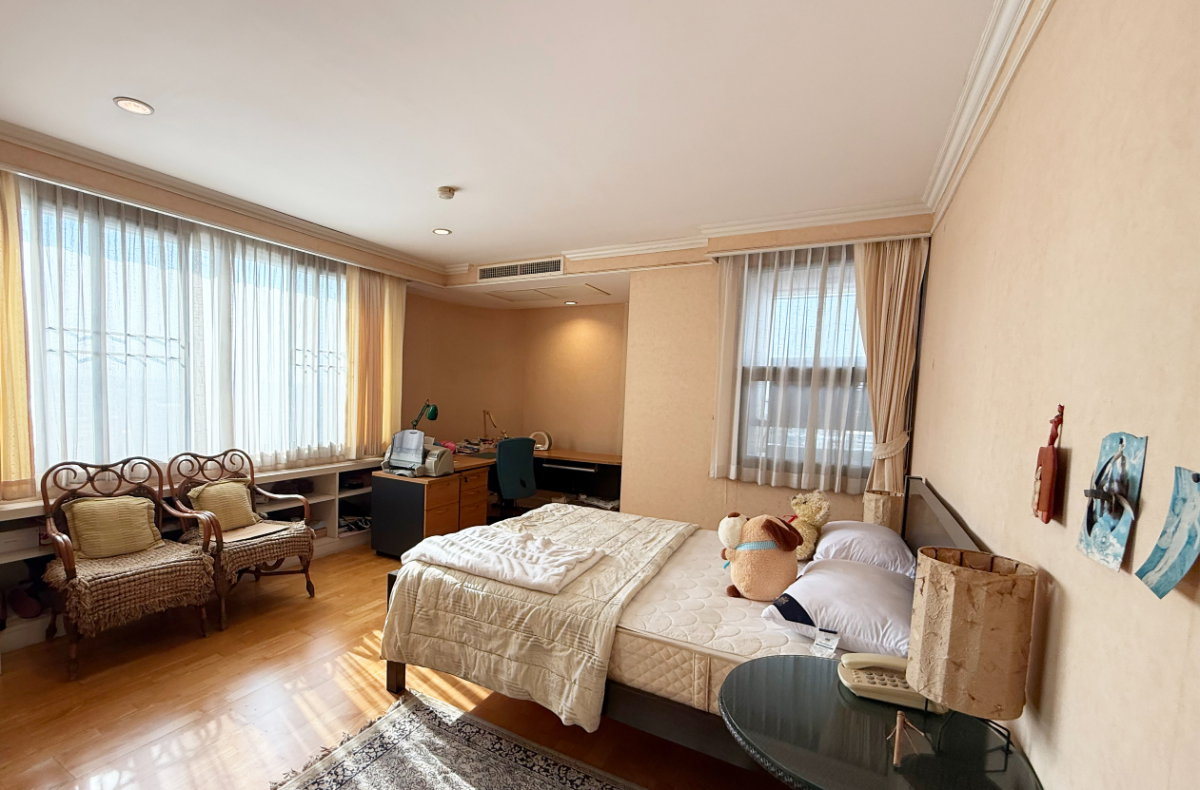 รูป ขายคอนโดหรูริมแม่น้ำ riverine Place1 ห้องใหญ่ 218 ตร.ม. วิวพาโนรามา  4 นอน 4 น้ำ ที่จอดรถส่วนตัว 4 คัน เลิศมาก - รูปที่ 11/11