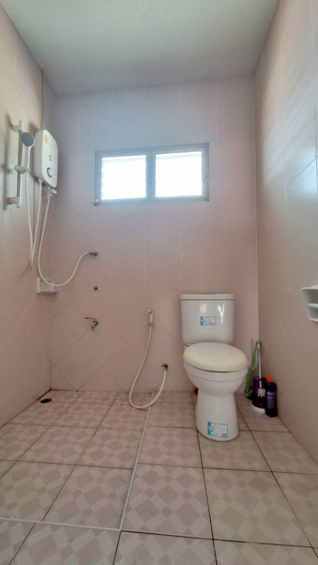 รูป ขายบ้านโครงการธนาพร ใกล้แยกหลุยส์   สันกำแพง #ท่ารั้ว  2.5 ล้านบาท เนื้อที่ 60 ตร.ว ▪️3 ห้องนอน  ▪️3 ห้องน้ำ   - รูปที่ 15/17