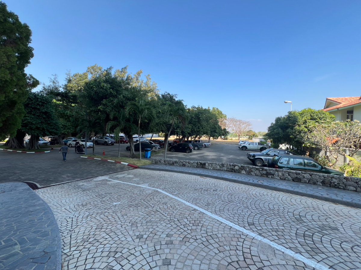 รูป ขายด่วนคอนโดห้องวิวทะเลหลักล้าน พักผ่อนเหนือระดับกับห้องวิวทะเลระยอง มองเห็นเส้นขอบฟ้าได้จากระเบียงส่วนตัว - รูปที่ 10/12