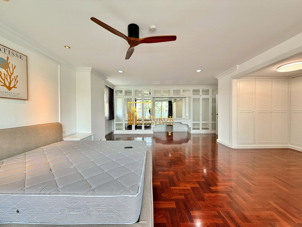 รูป Elegant 4 Bedroom Penthouse Apartment in Phrom Phong - BR20104AP - รูปที่ 31/61