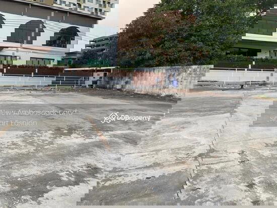 รูป ให้เช่าที่ดินเปล่า ถม เทปูน ทำรั้วแล้ว ลาซาล 41 - รูปที่ 4/4