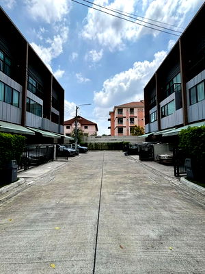 เช่าทาวน์โฮม ช่างชุ่ย : ให้เช่าทาวน์โฮม 3 ชั้น หมู่บ้าน บ้านกลางเมือง ราชพฤกษ์ – ตรงข้ามเซ็นทรัล เวสวิลล์ (ซอย 6)