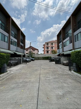 ให้เช่าทาวน์โฮม 3 ชั้น หมู่บ้าน บ้านกลางเมือง ราชพฤกษ์ – ตรงข้ามเซ็นทรัล เวสวิลล์ (ซอย 6)