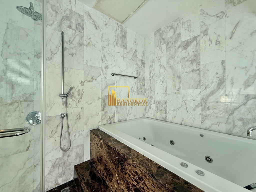 รูป Le Raffine 39 | Remarkable 3 Bedroom Duplex Condo With Pool - BR18307CD - รูปที่ 24/52