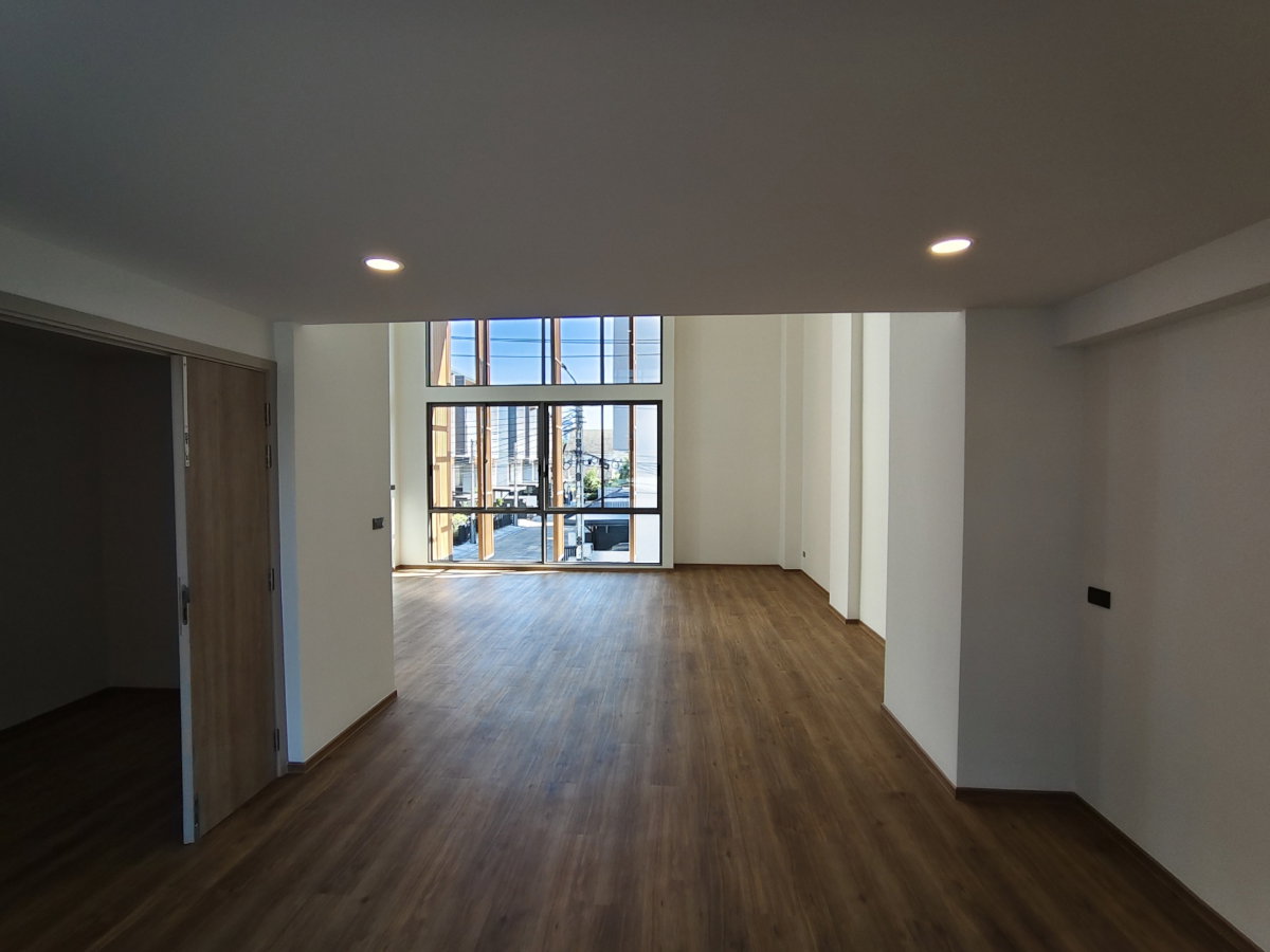 รูป [ขาย] SHO PHATTHANAKARN 32 ทาวน์โฮม ขนาด 4.5 ชั้น (Unit no: 68) - รูปที่ 49/67