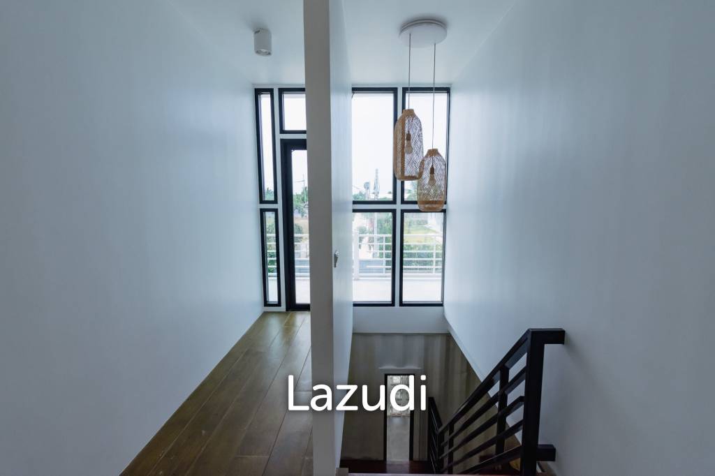 picture MODERN LOFT-STYLE CONTAINER HOME : 4 bed on large plot 2 rai - 23/46