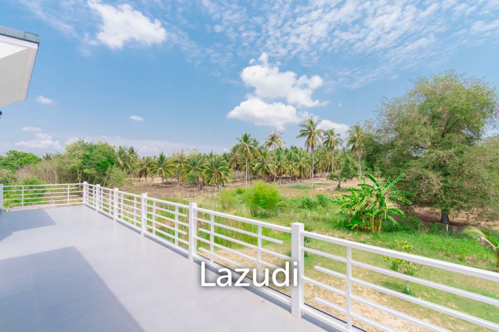 picture MODERN LOFT-STYLE CONTAINER HOME : 4 bed on large plot 2 rai - 27/46
