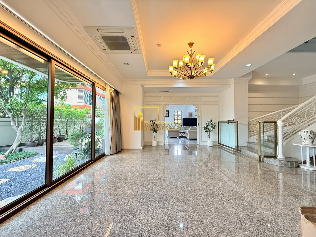 รูป Elegant 4 Bedroom Penthouse Apartment in Phrom Phong - BR20104AP - รูปที่ 5/61
