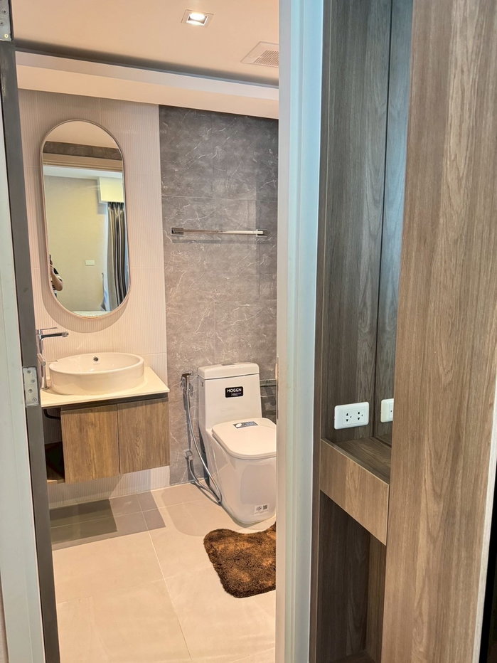 รูป Best Price 🔥ให้เช่า LLOYD Soonvijai-Thonglor ห้องสวยมาก ราคาดีที่สุด ตกแต่งเฟอร์ครบ พร้อมเข้าอยู่ ‼️   | Code DS2399 Line : @Dstay - รูปที่ 8/8