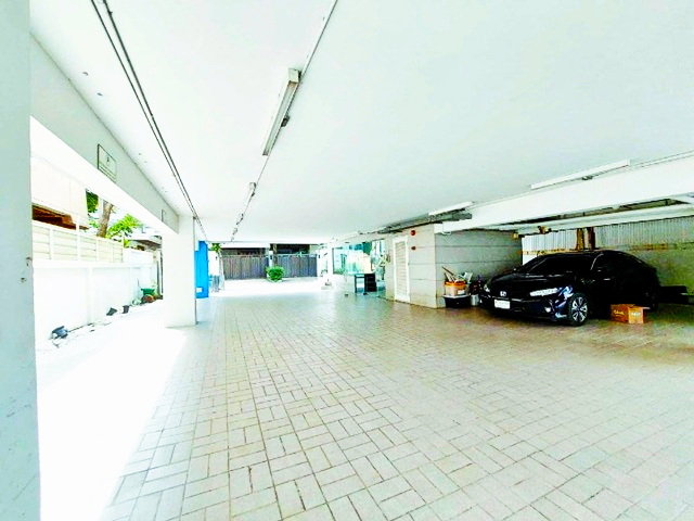 รูป BTSช่องนนทรี 700 ม. Stand Alone คิงเพาเวอร์ มหานคร ทำเลนราธิวาส ใจกลางสาทร ให้เช่าอาคารพาณิชย์ 7 ชั้น 1,285 ตร.ม. 78 ตร.วา. - รูปที่ 8/8