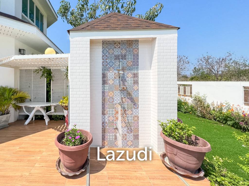 picture 4 Bedroom Detached Home on 4-2-74 Rai  in Hua Hin - 12/131