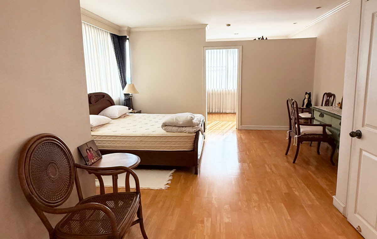 รูป ขายคอนโดหรูริมแม่น้ำ riverine Place1 ห้องใหญ่ 218 ตร.ม. วิวพาโนรามา  4 นอน 4 น้ำ ที่จอดรถส่วนตัว 4 คัน เลิศมาก - รูปที่ 9/11