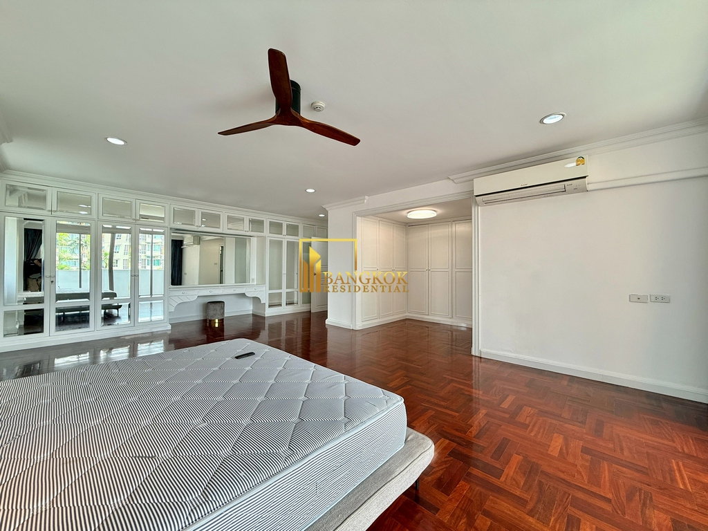 รูป Elegant 4 Bedroom Penthouse Apartment in Phrom Phong - BR20104AP - รูปที่ 30/61
