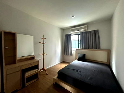 เช่าทาวน์โฮม ม.ราชพฤกษ์ : ให้เช่าทาวน์โฮม 3 ชั้น หมู่บ้าน บ้านกลางเมือง ราชพฤกษ์  ทาวน์โฮม 3 ชั้น  3 ห้องนอน 3 ห้องน้ำ พร้อมอยู่