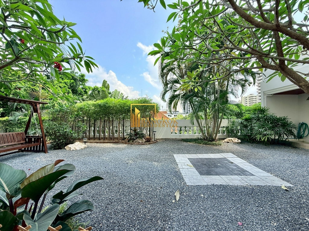 รูป Elegant 4 Bedroom Penthouse Apartment in Phrom Phong - BR20104AP - รูปที่ 14/61