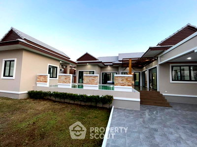 Houses for sale Pak Nam Pran, Prachuap Khiri Khan : 3-BR Villa in Pak Nam Pran (ID 2757434)