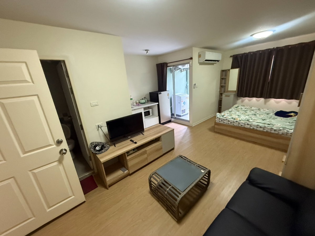 รูป ให้เช่าถูก  ลุมพินีคอนโดทาวน์ รามอินทรา-หลักสี่   เฟอร์ครบมีเครื่องซักผ้า - รูปที่ 2/10