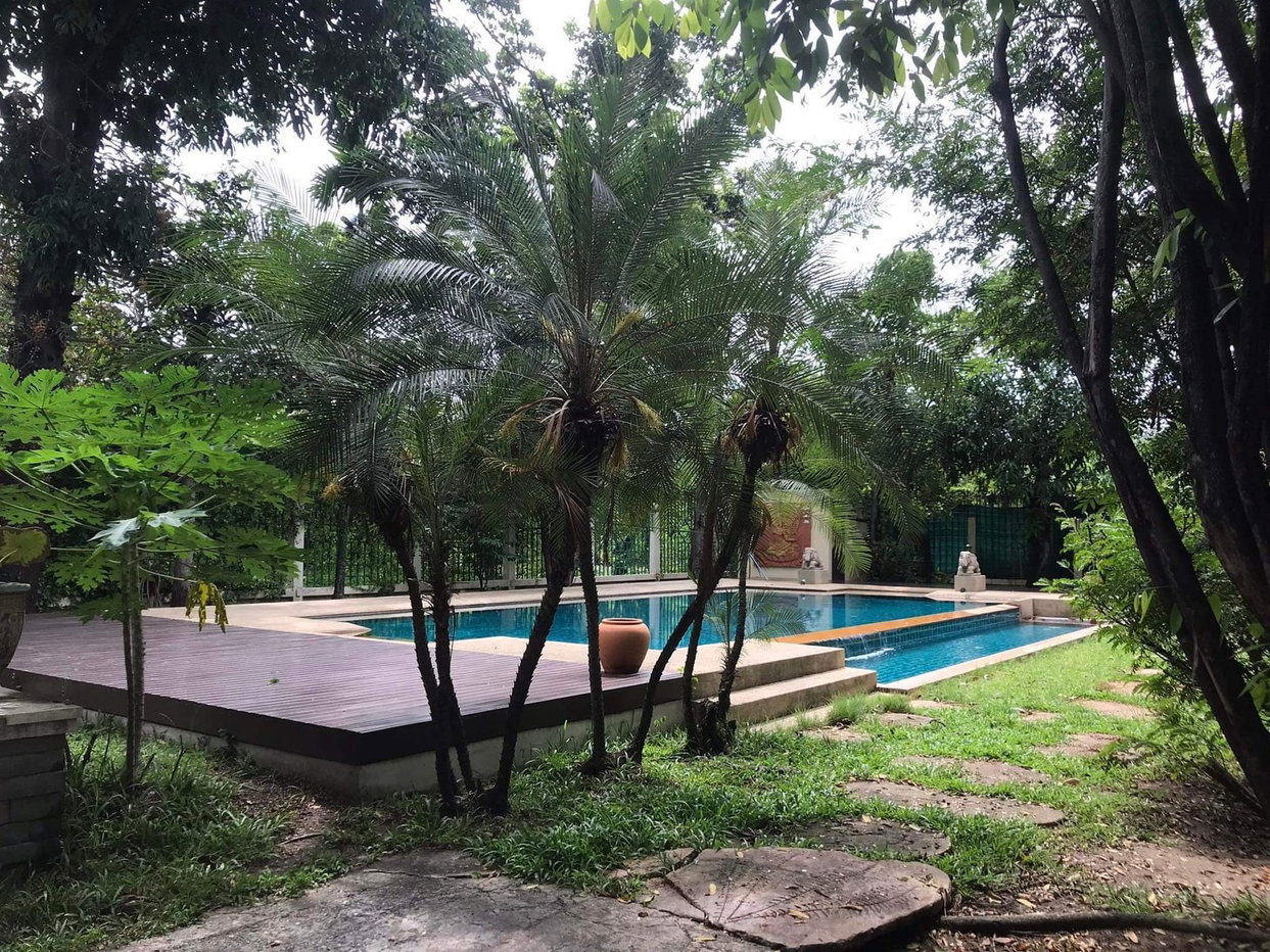 รูป LTHC7032 – Land with 2 Traditional Houses FOR SALE in Onnut 6 beds 7 baths 620 sq.M. Near BTS Onnut station ONLY 46 MB - รูปที่ 3/7