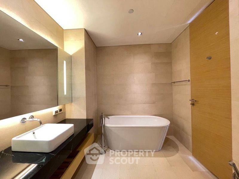 picture 2-BR 90 Sqm At Saladaeng Residences Near MRT Silom (ID 2752690) - 4/5