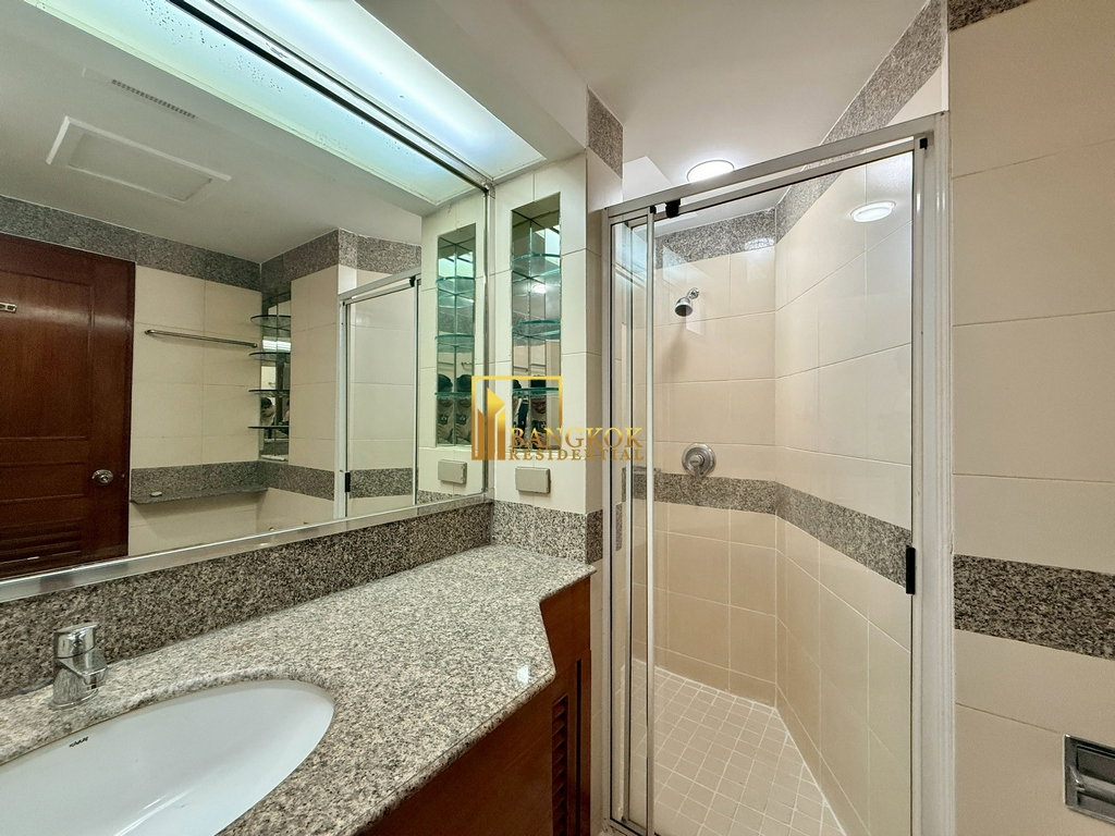 รูป President Park | Spacious 3 Bed Condo For Rent in Phrom Phong - BR3967CD - รูปที่ 24/37