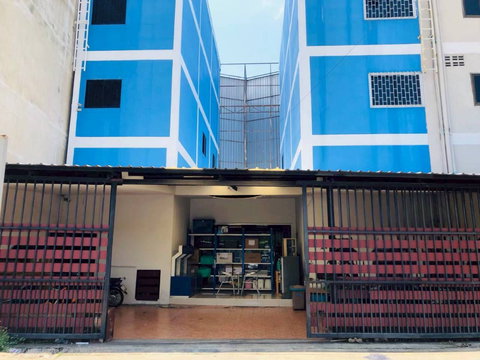 ขายอาคารพาณิชย์ 4 ชั้น 3 คูหา แขวงบางนา เขตพระโขนง กทม. ทำเลทอง