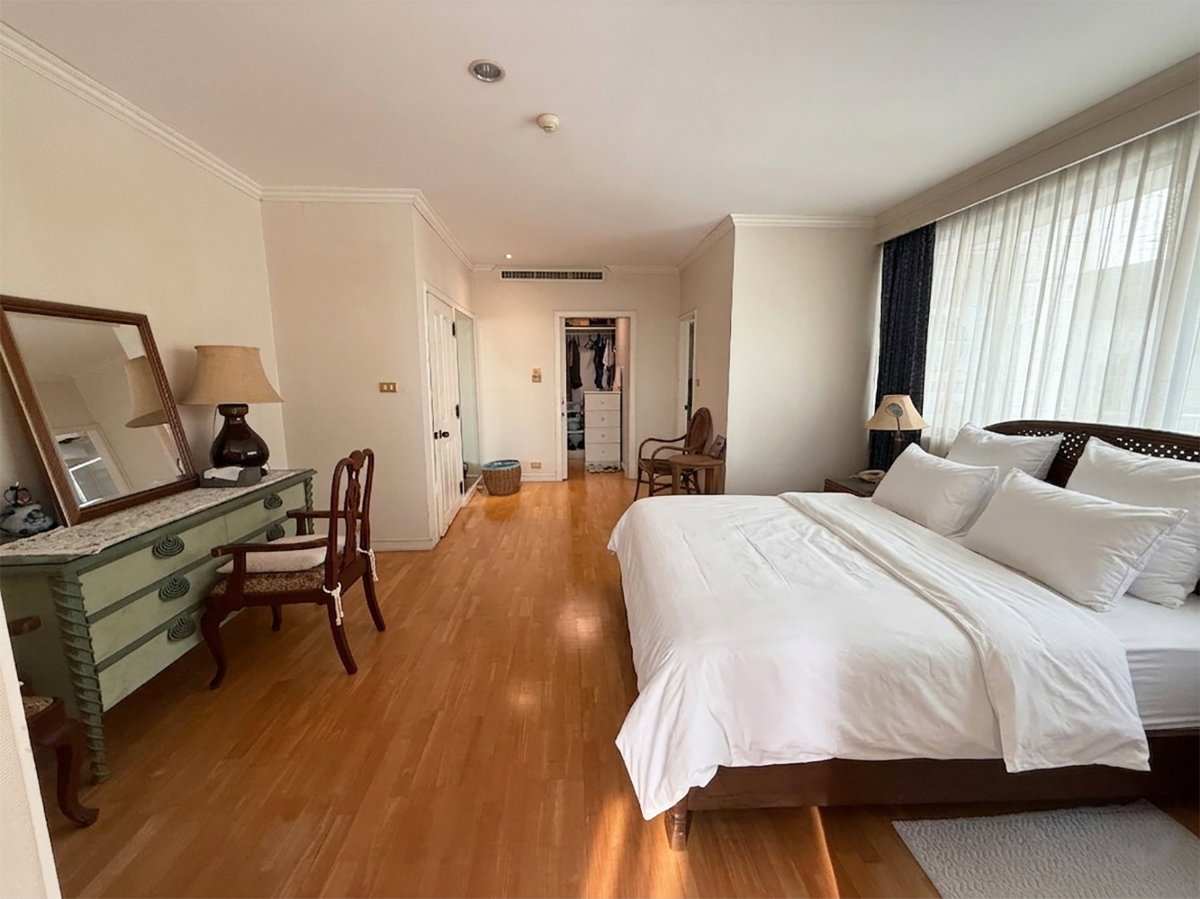 รูป ขายคอนโดหรูริมแม่น้ำ riverine Place1 ห้องใหญ่ 218 ตร.ม. วิวพาโนรามา  4 นอน 4 น้ำ ที่จอดรถส่วนตัว 4 คัน เลิศมาก - รูปที่ 6/11