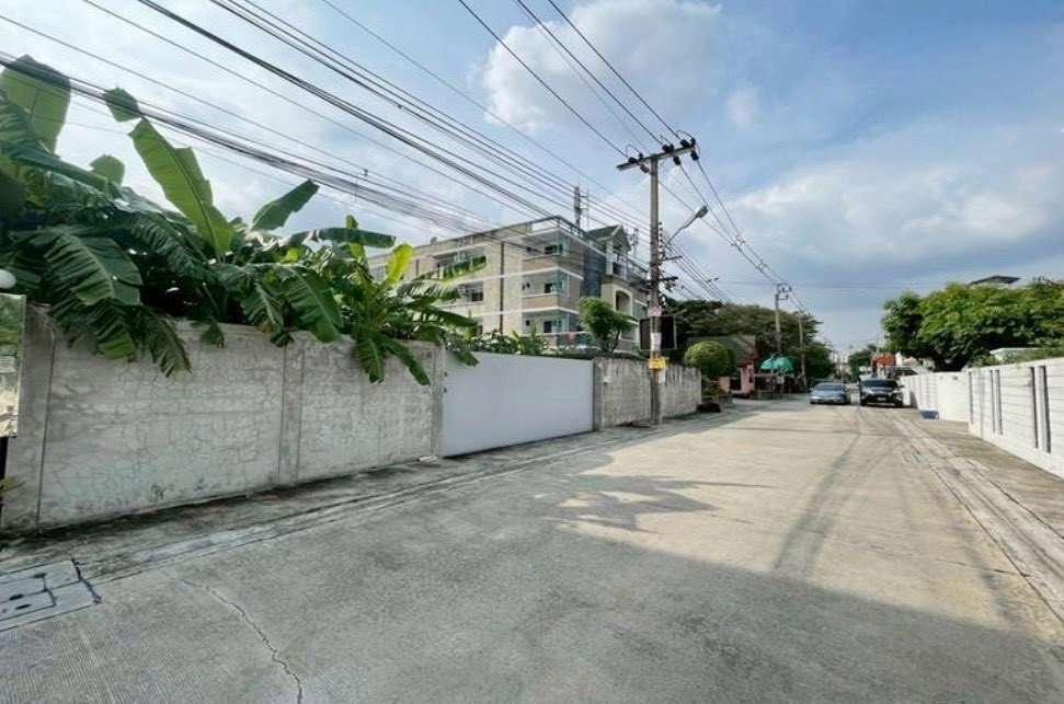 รูป B0053 ขาย ซื้อ ที่ดิน ลาดพร้าว 124 มหาดไทย 25 ราคาถูก สนใจ Line: @951qfbfi - รูปที่ 4/4