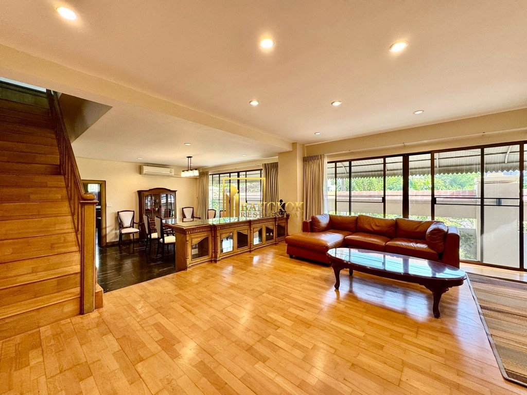 รูป Baan Suan Kasemsuwan | Impressive 3 Bed Townhouse For Rent - BR8860TH - รูปที่ 1/44