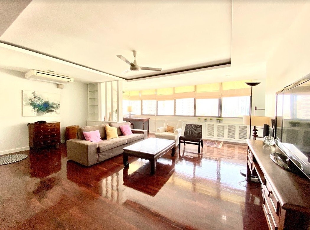 รูป LTHC7355– Sukhumvit Casa FOR SALE 3 beds 3 baths size 210 Sq.M.Near BTS Asok station ONLY 18.5 MB - รูปที่ 1/8