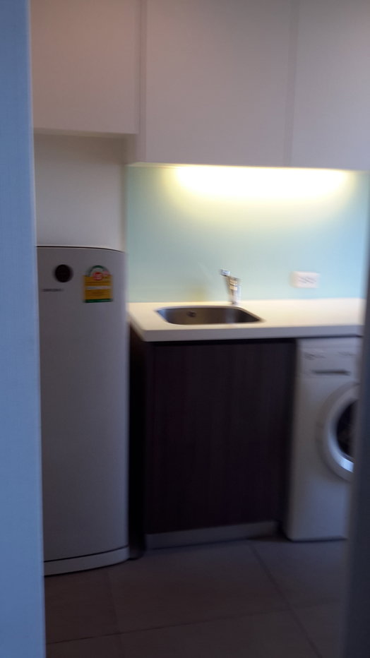 รูป Urbano Absolute Sathorn Taksin【𝐒𝐄𝐋𝐋 & 𝐑𝐄𝐍𝐓】🔥ห้องโทนมินิมอลอบอุ่น เพิ่มเสน่ห์ให้ทุกมุมการใช้ชีวิต🔥 ติดต่อไลน์ไอดี: @hacondo - รูปที่ 4/6