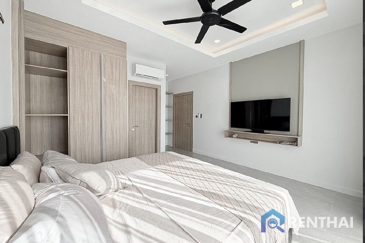 รูป บ้านหรูสไตล์โมเดิร์น 3 ห้องนอน สระว่ายน้ำส่วนตัว พัทยา - รูปที่ 15/20