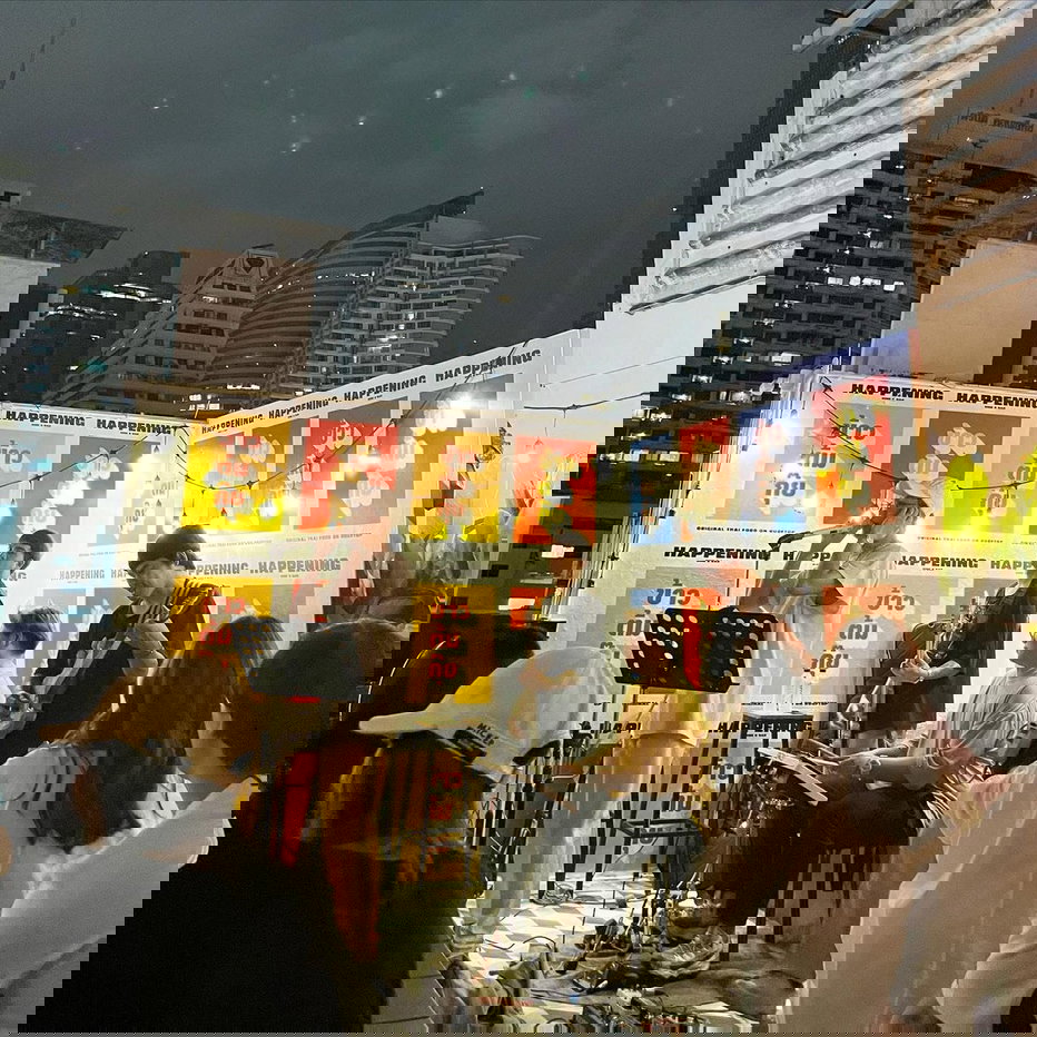 รูป เซ้งร้านนั่งชิลใจกลางสีลม วิวตึกมหานคร - รูปที่ 6/8