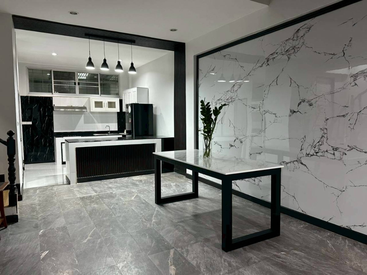 รูป ทาวน์เฮ้าส์ให้เช่า ใกล้สถานีรถไฟฟ้า ทองหล่อ - รูปที่ 20/25