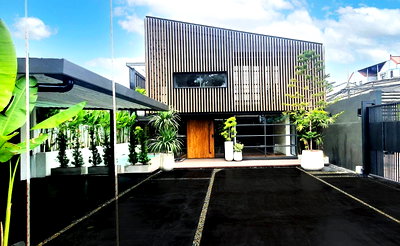 บ้านเดี่ยว ม.ศิลปากร : LTHC7204 – Single Home Office in Onnut area FOR SALE 4 beds 2 baths Size 300 Sq.M. Near BTS Onnut Station ONLY 24.9 MB