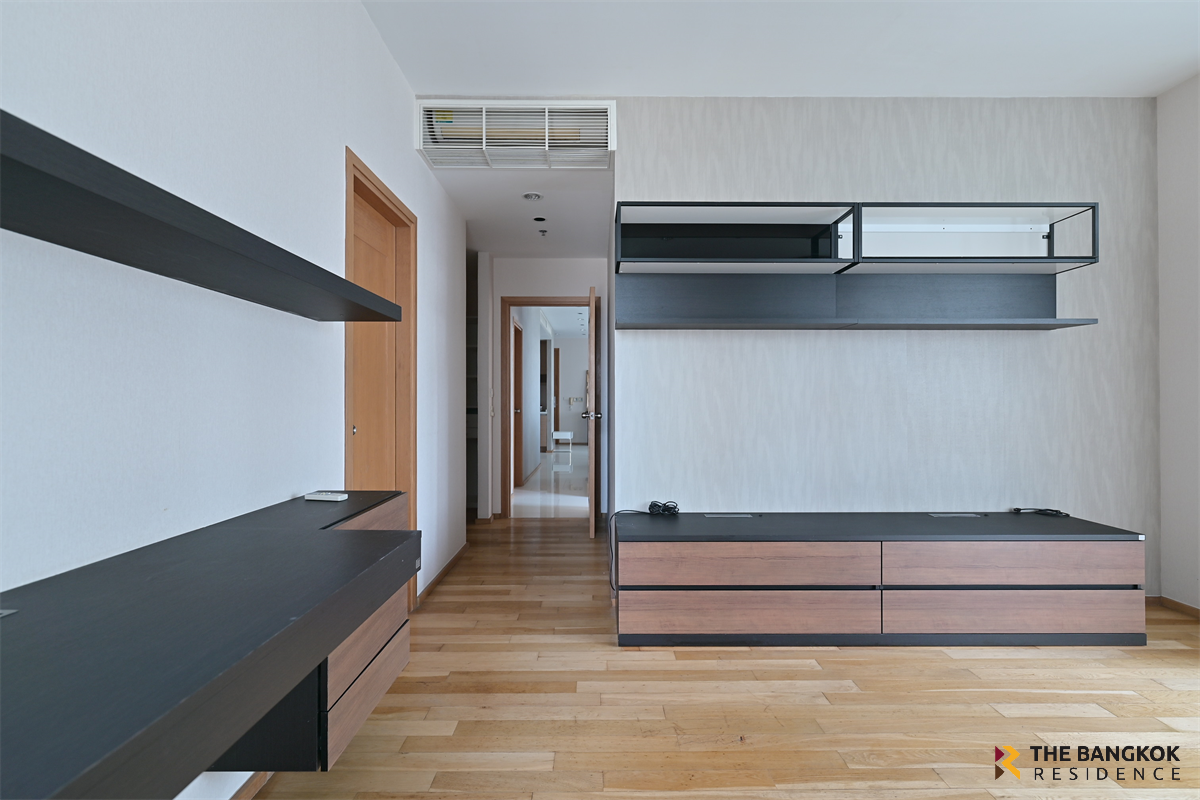 picture Move-in Ready, Just Bring Your Stuff The Emporio Place - 5/10