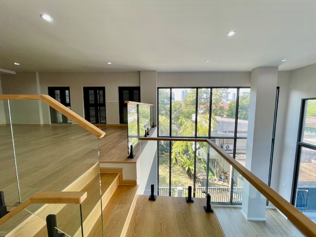 รูป ให้เช่า Home Office หรู 4.5 ชั้น โครงการ Sage Thonglor | พร้อมลิฟต์และสระว่ายน้ำส่วนตัว | ทำเลทองหล่อ 25 ใจกลางเมือง - รูปที่ 34/44