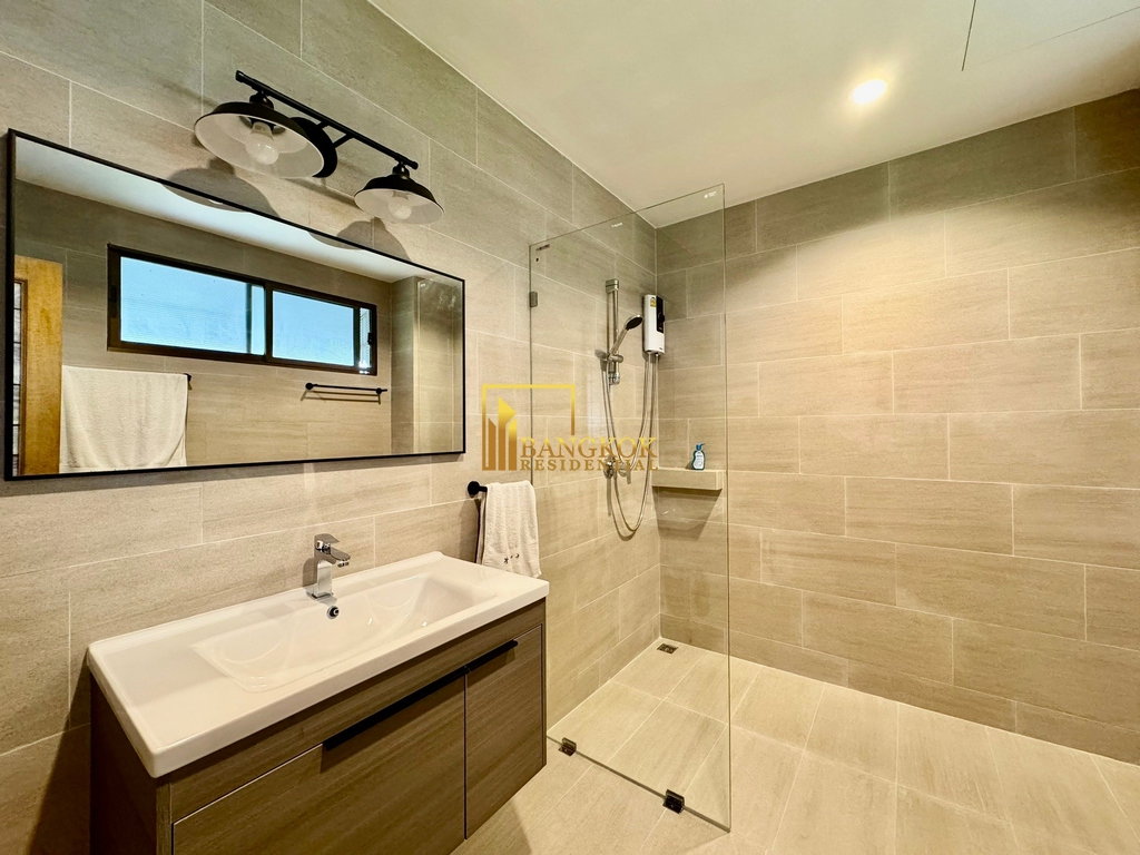 รูป Baan Suan Kasemsuwan | Impressive 3 Bed Townhouse For Rent - BR8860TH - รูปที่ 27/44