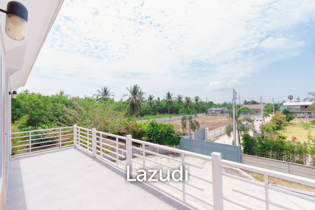 picture MODERN LOFT-STYLE CONTAINER HOME : 4 bed on large plot 2 rai - 25/46